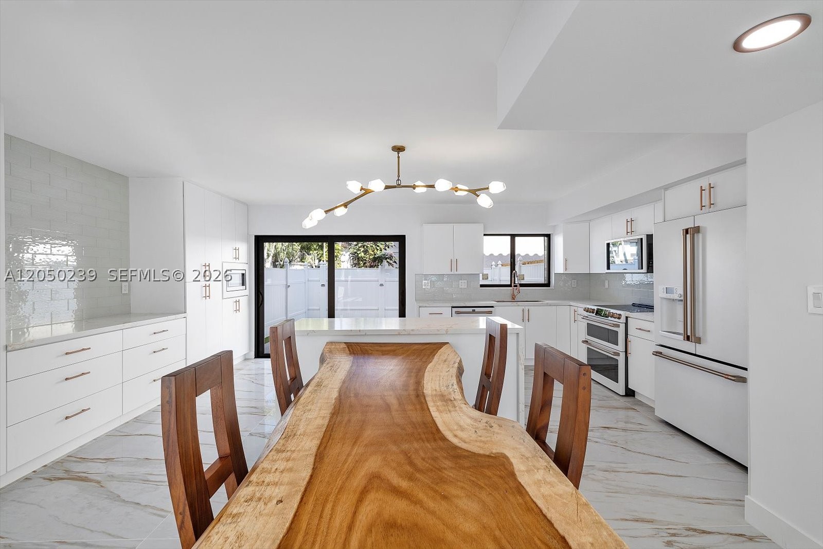 16449 NE 26 Ave #16, North Miami Beach FL 33160