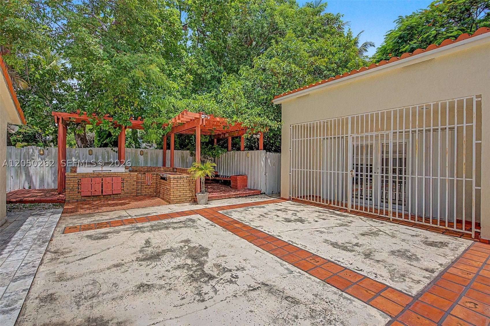 7030 Sunset Dr, Miami FL 33143