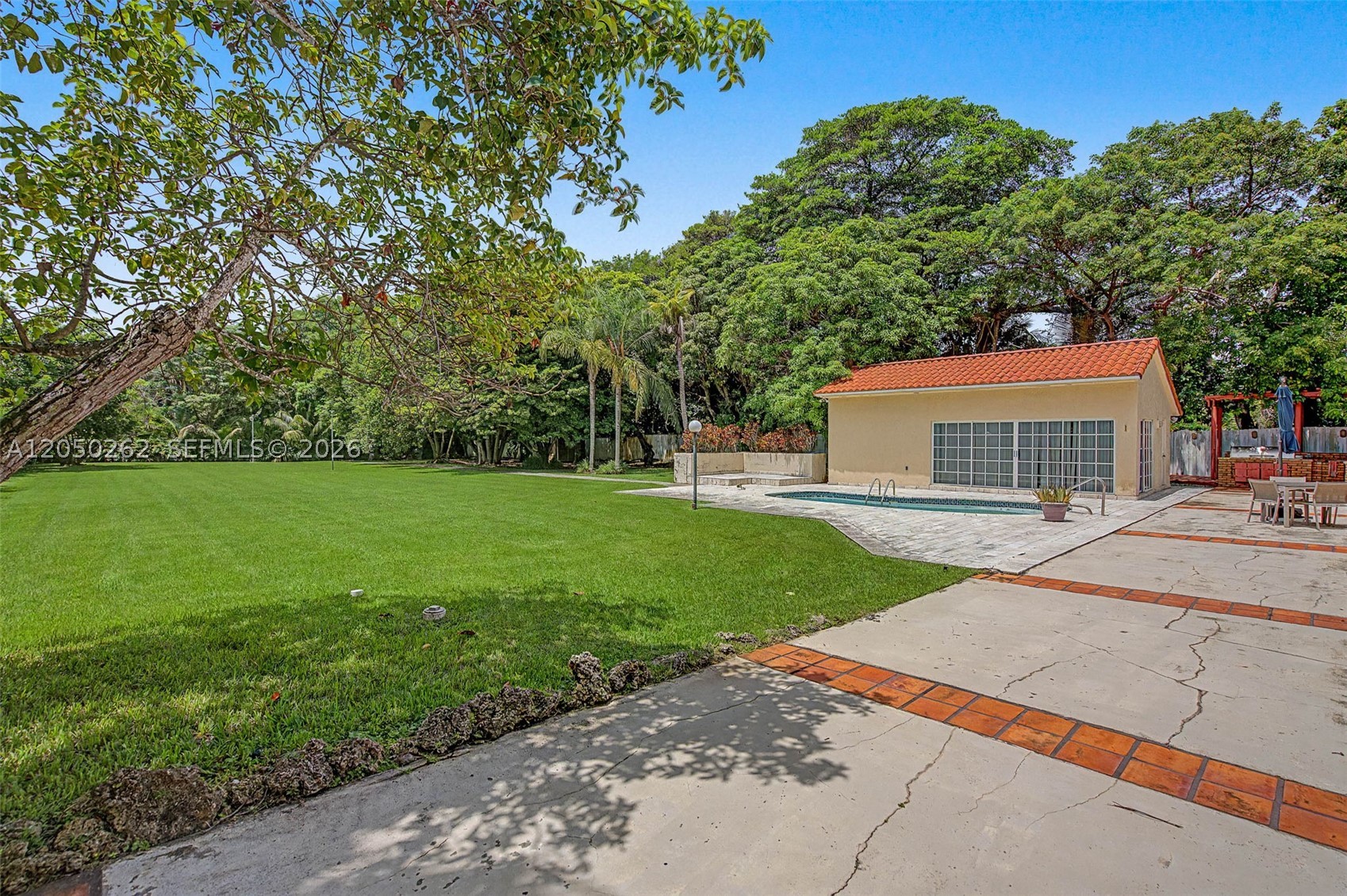 7030 Sunset Dr, Miami FL 33143