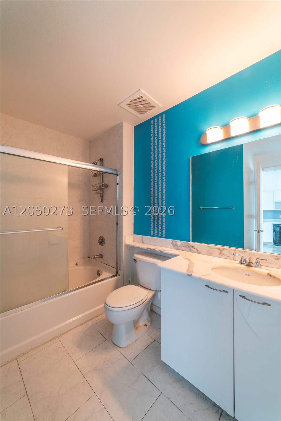 234 NE 3rd St #305, Miami FL 33132