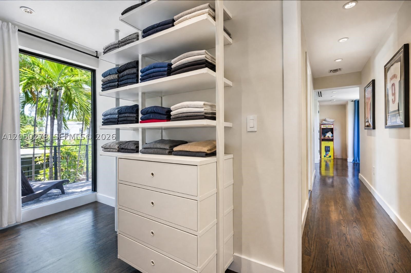 1548 Biarritz Dr, Miami Beach FL 33141
