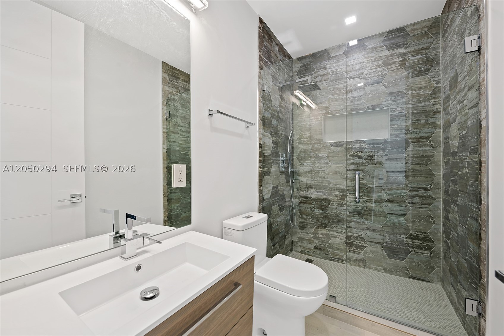 1615 NE 3rd Ct, Fort Lauderdale FL 33301