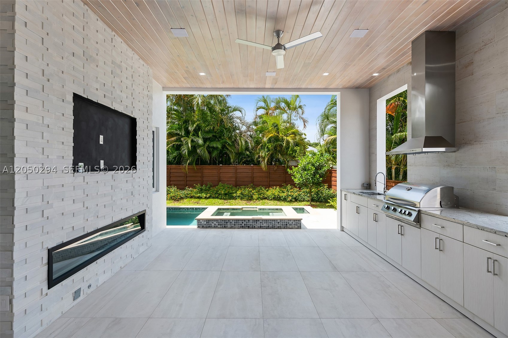 1615 NE 3rd Ct, Fort Lauderdale FL 33301