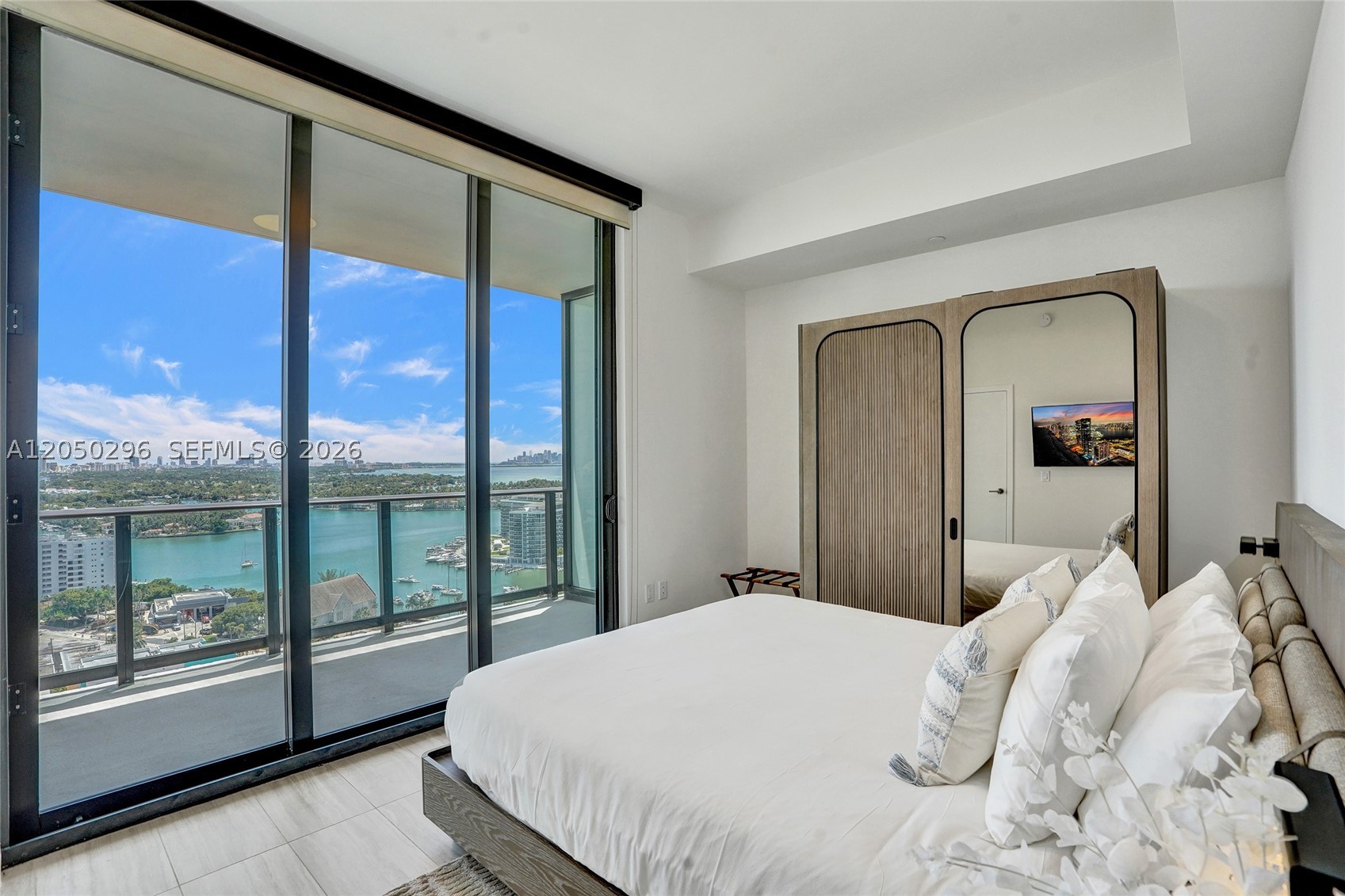 580 72nd St #2102, Miami Beach FL 33141