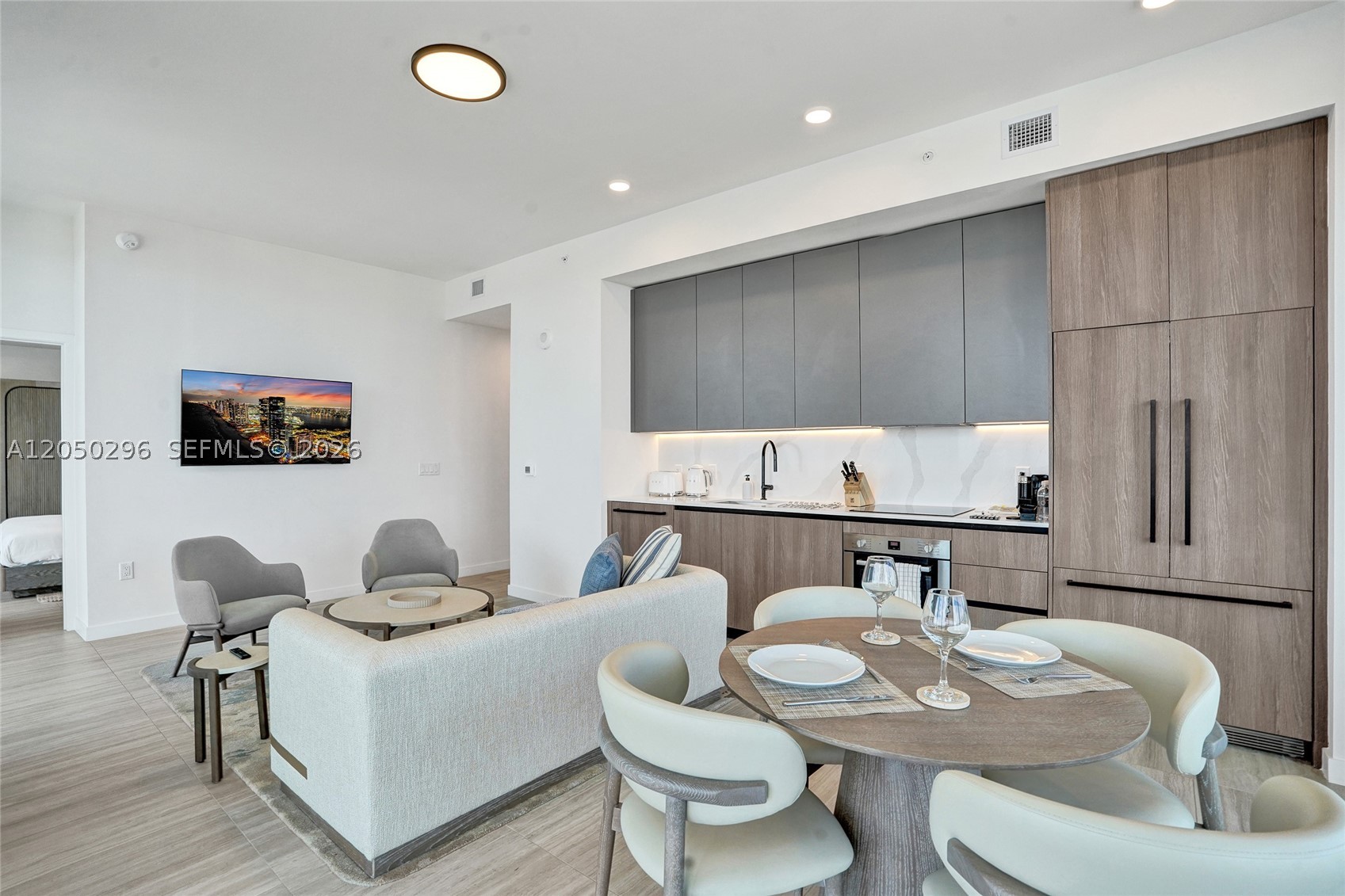 580 72nd St #2102, Miami Beach FL 33141
