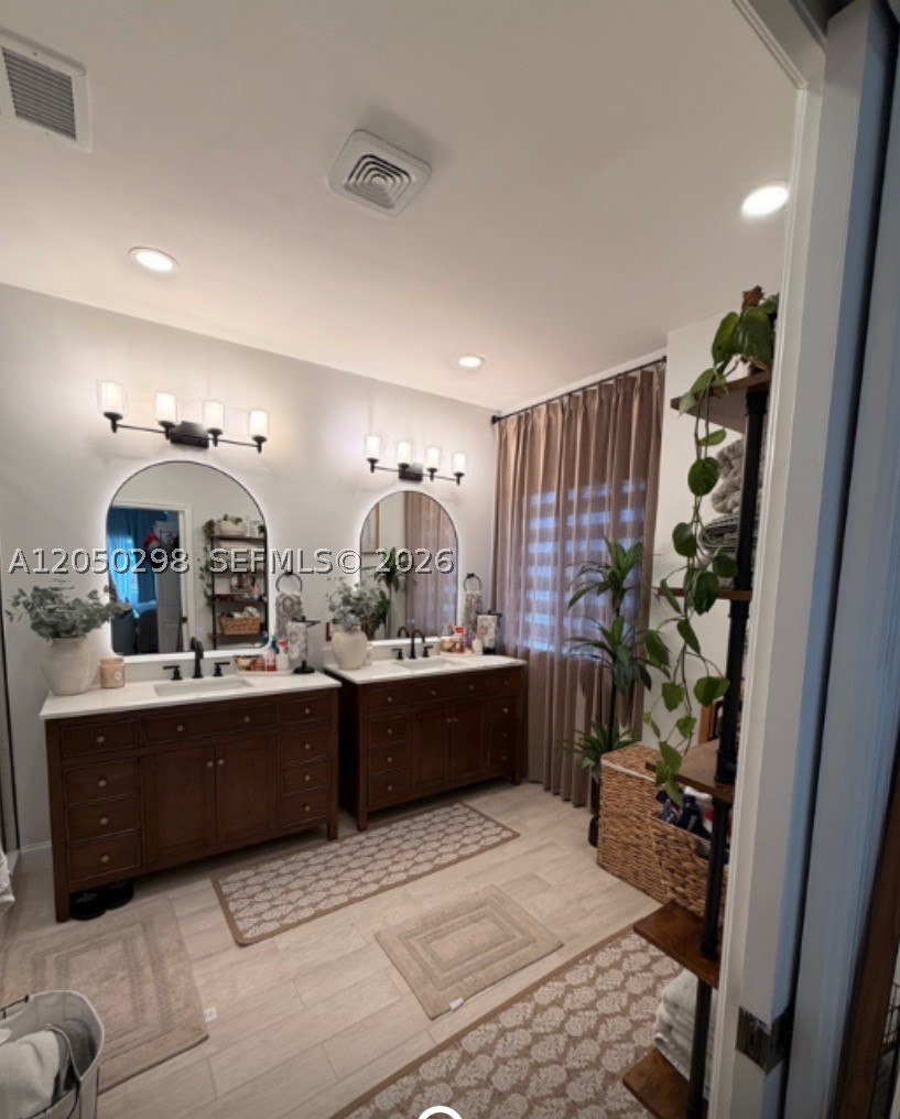 2116 NE 38th Rd, Homestead FL 33033