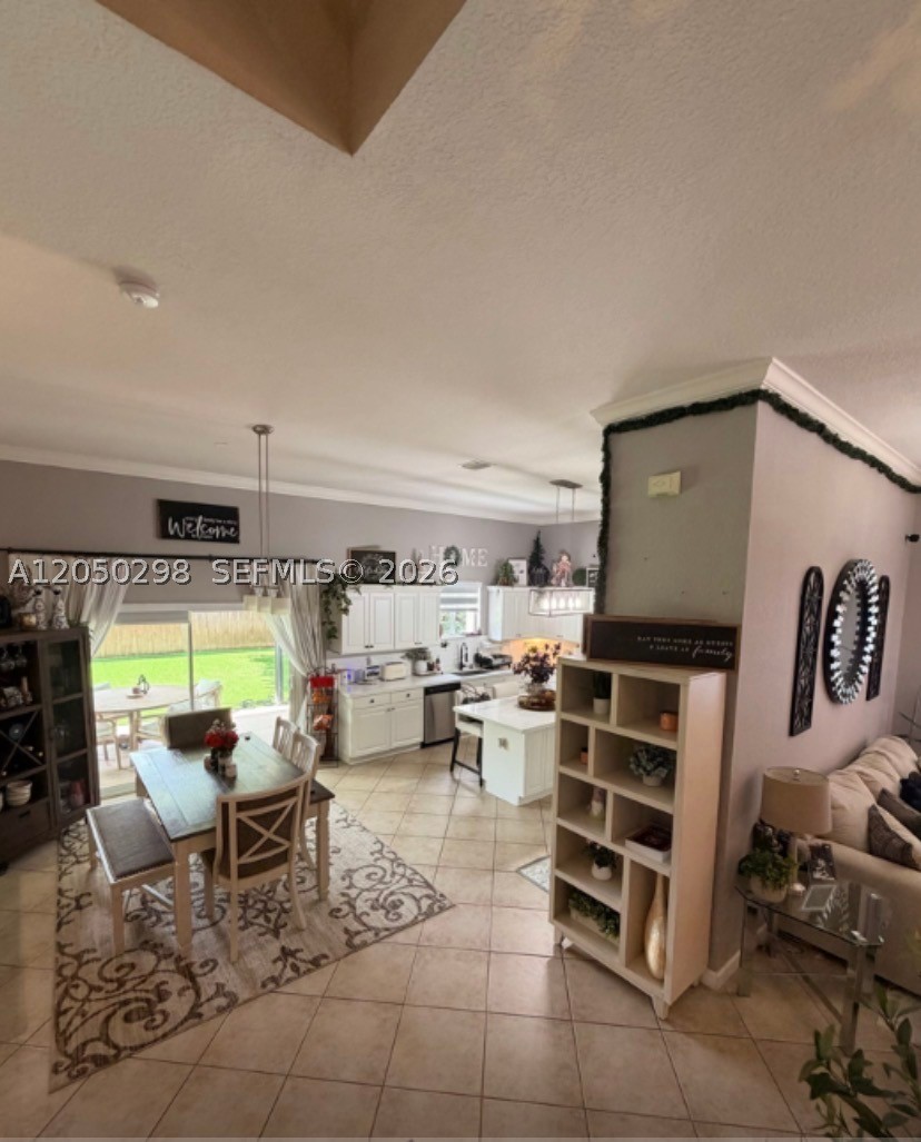 2116 NE 38th Rd, Homestead FL 33033