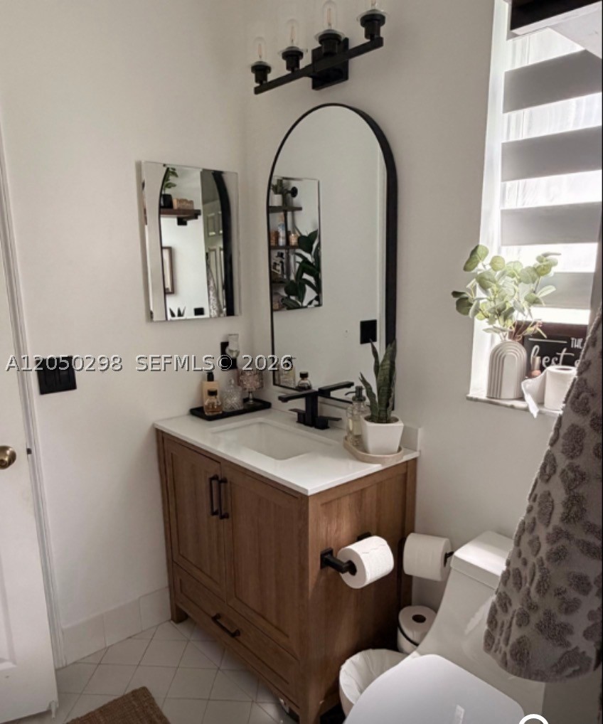 2116 NE 38th Rd, Homestead FL 33033