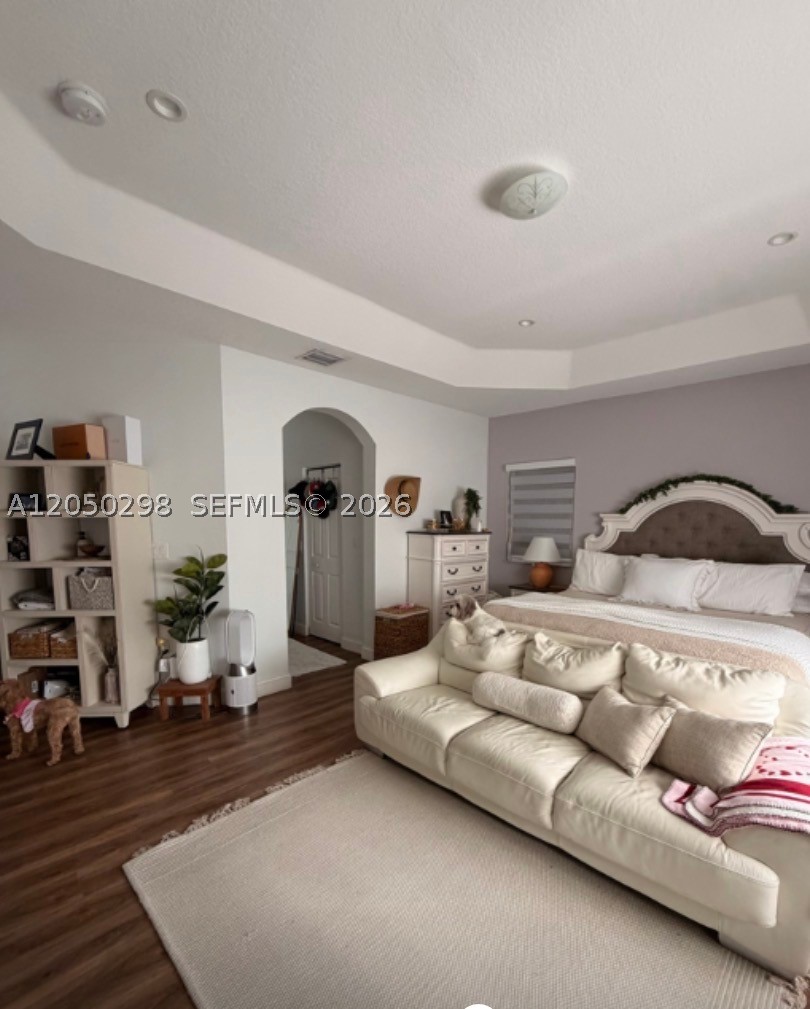 2116 NE 38th Rd, Homestead FL 33033
