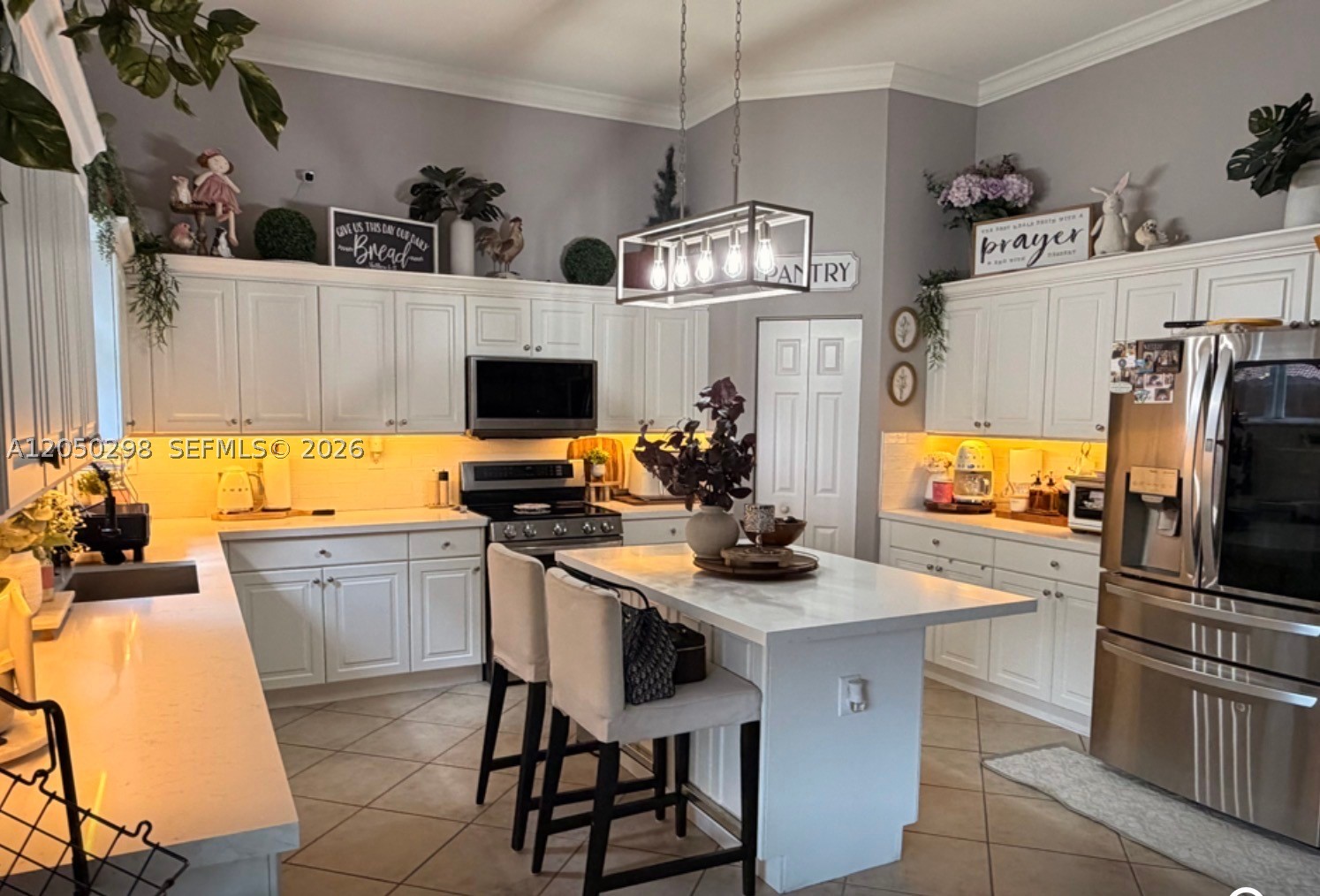 2116 NE 38th Rd, Homestead FL 33033