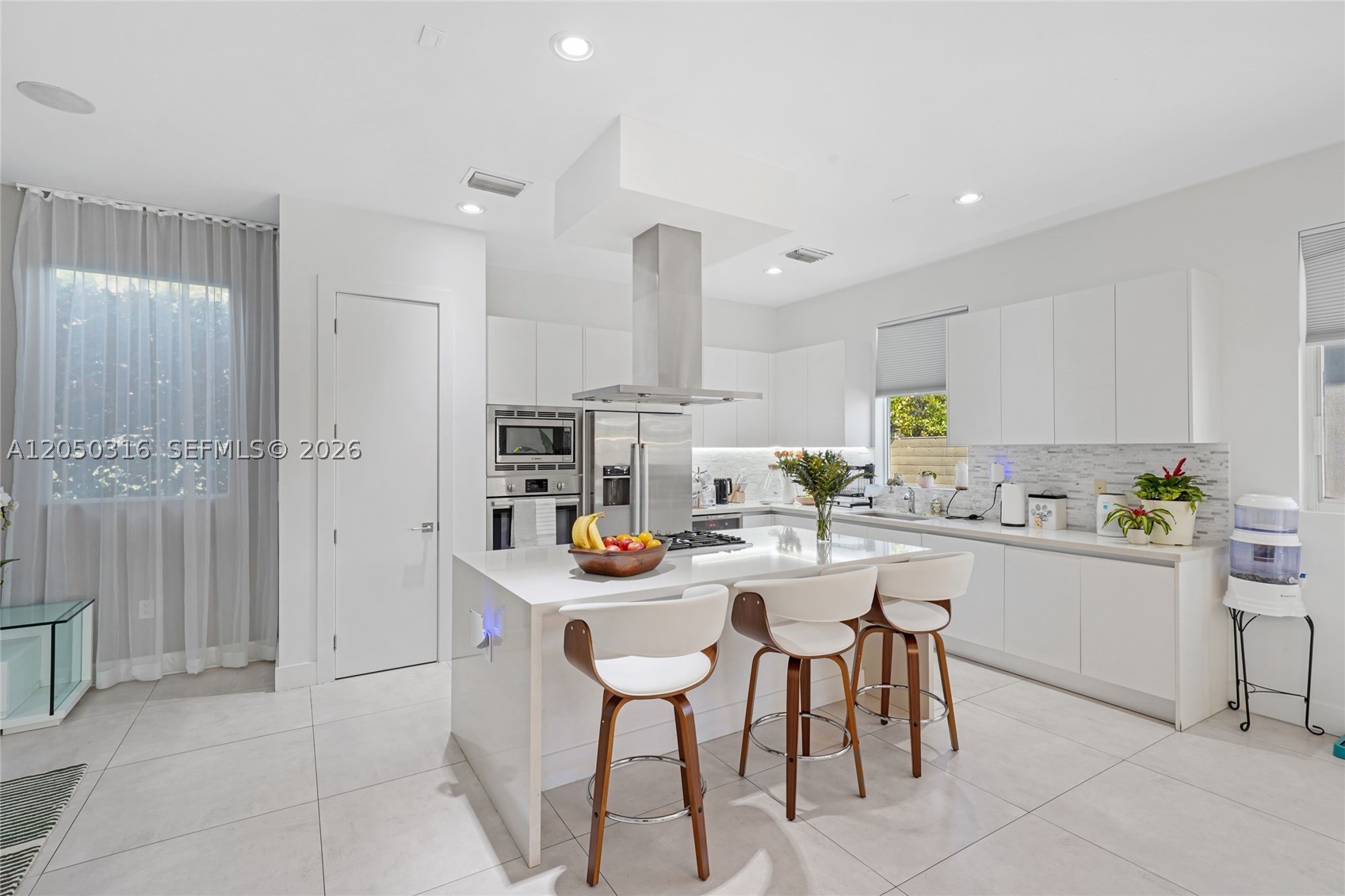 7515 NW 99th Ave, Doral FL 33178