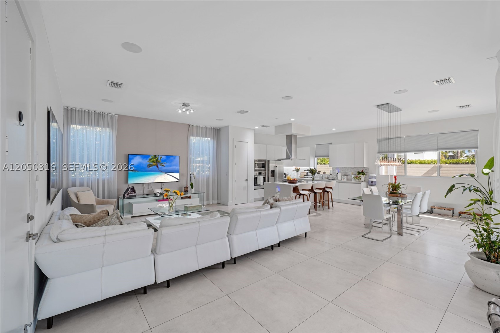 7515 NW 99th Ave, Doral FL 33178