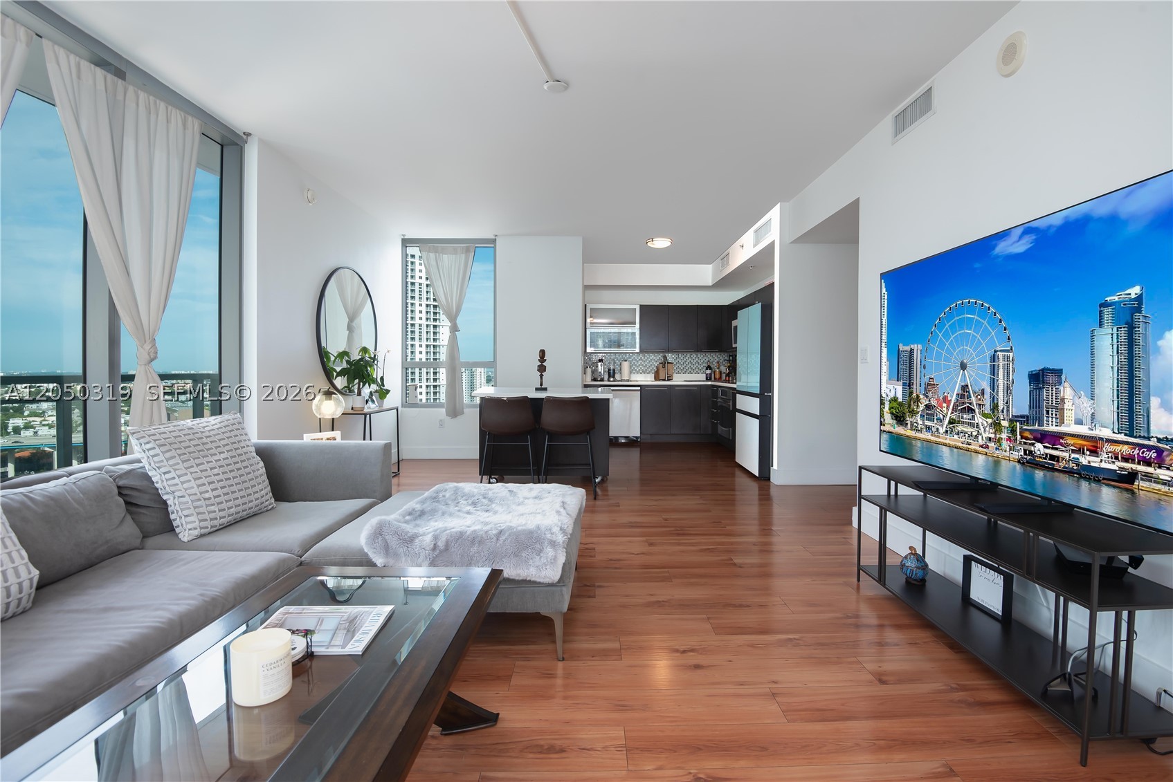 90 SW 3rd St #2113, Miami FL 33130