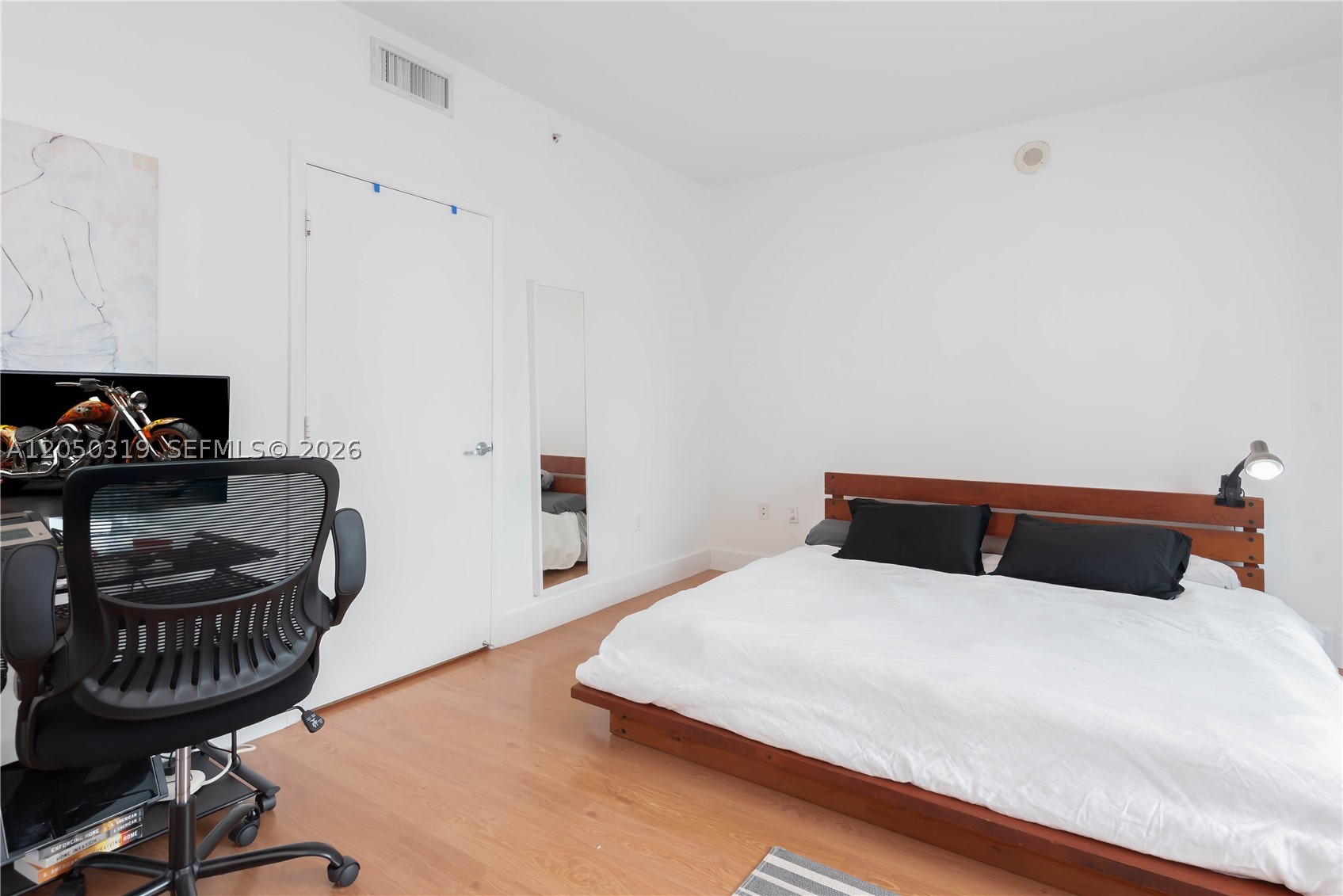 90 SW 3rd St #2113, Miami FL 33130