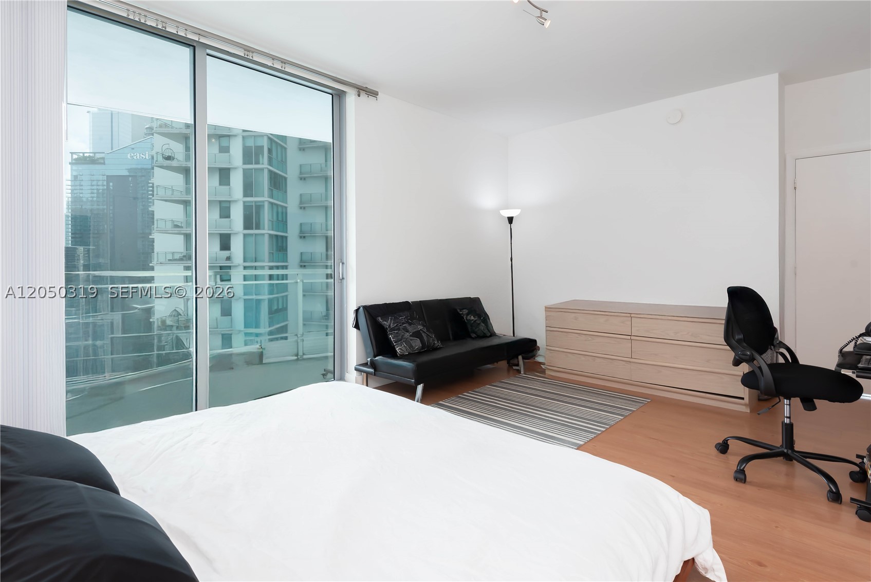 90 SW 3rd St #2113, Miami FL 33130