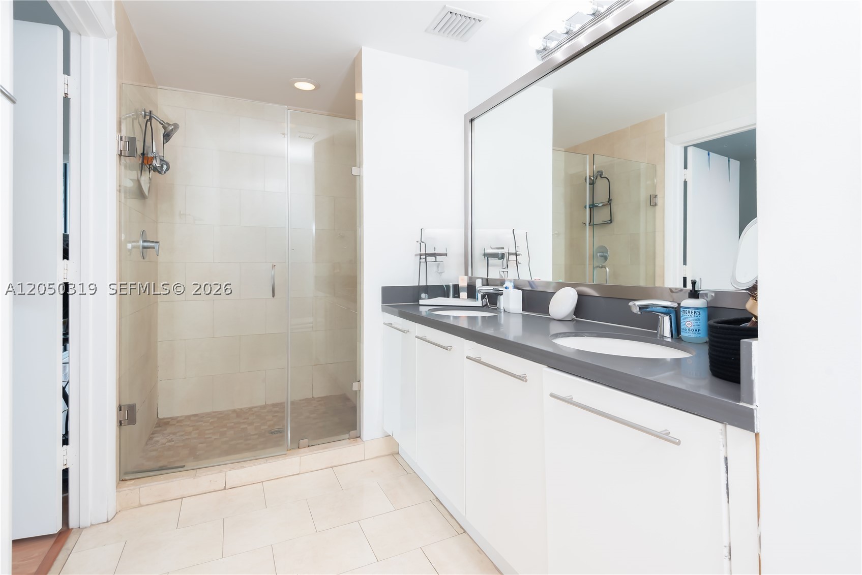 90 SW 3rd St #2113, Miami FL 33130