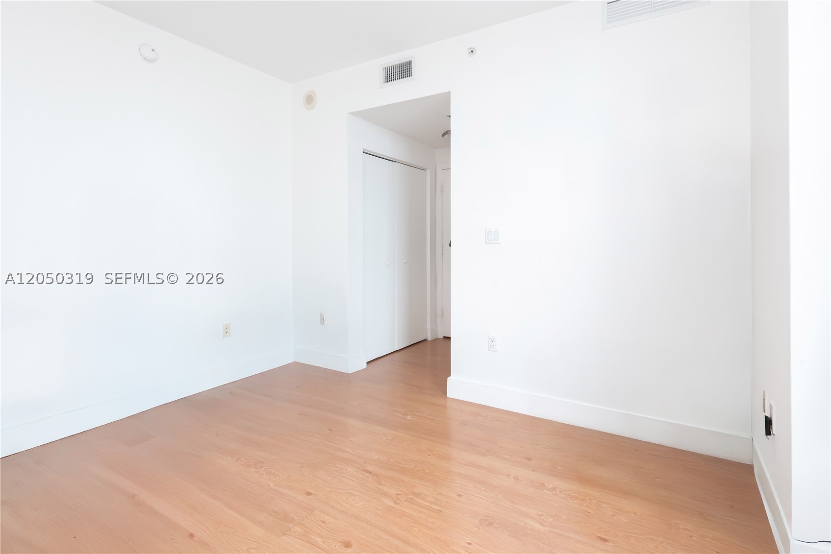 90 SW 3rd St #2113, Miami FL 33130