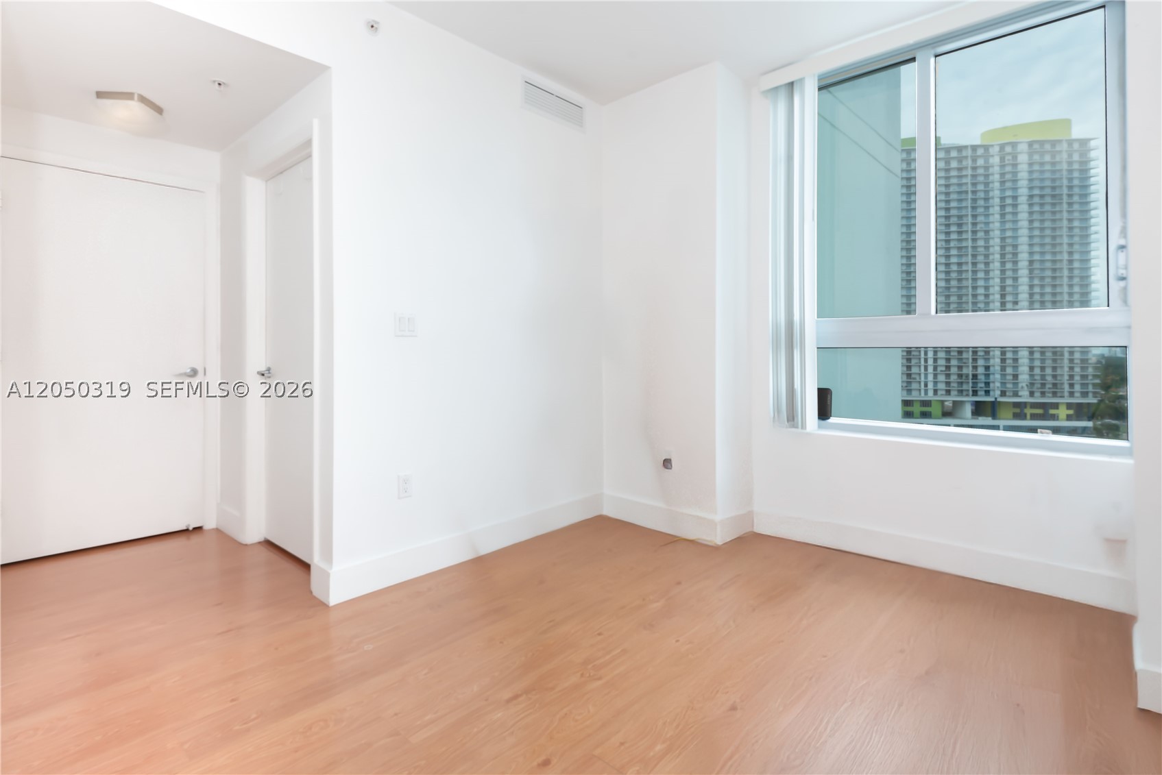 90 SW 3rd St #2113, Miami FL 33130