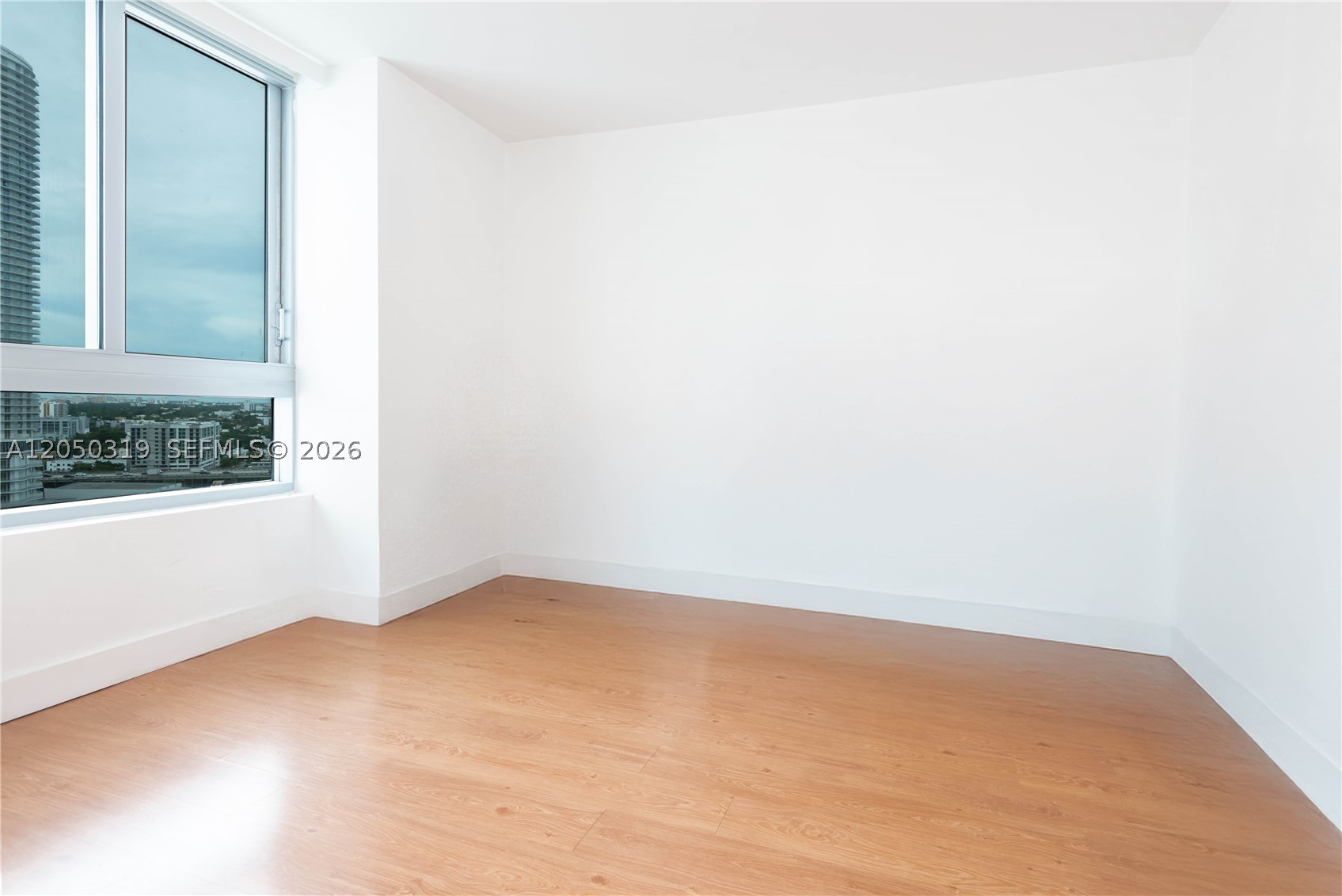 90 SW 3rd St #2113, Miami FL 33130