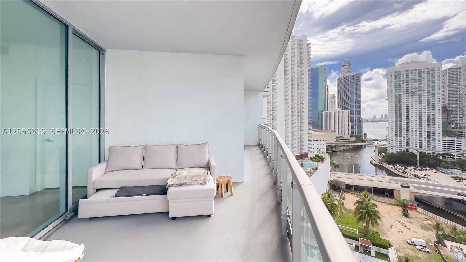 90 SW 3rd St #2113, Miami FL 33130