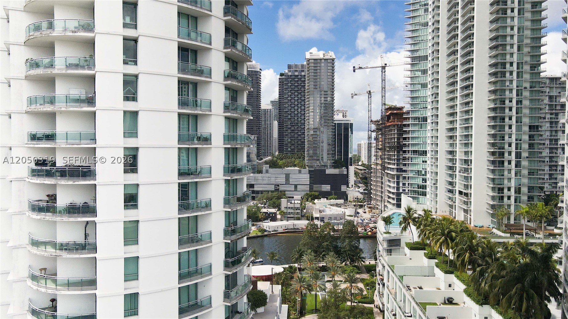 90 SW 3rd St #2113, Miami FL 33130
