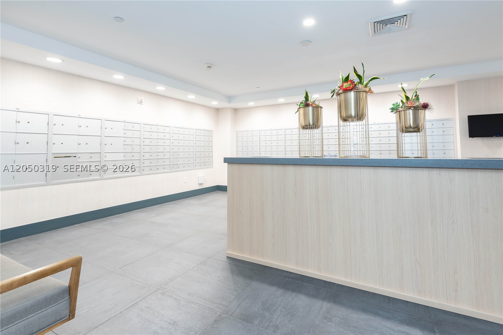 90 SW 3rd St #2113, Miami FL 33130