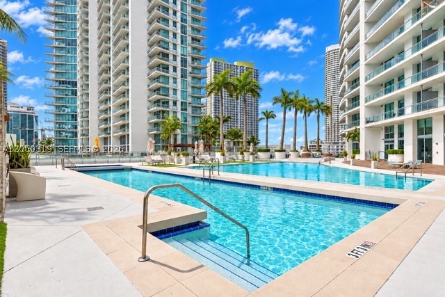 90 SW 3rd St #2113, Miami FL 33130