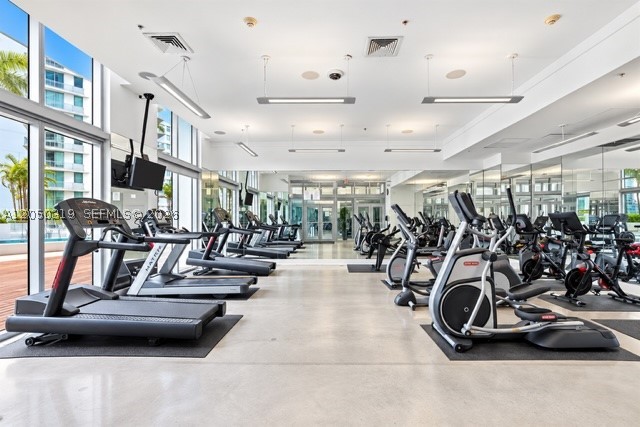 90 SW 3rd St #2113, Miami FL 33130