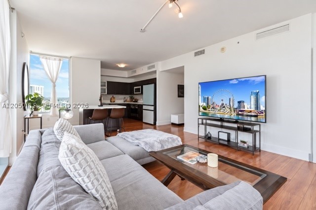 90 SW 3rd St #2113, Miami FL 33130