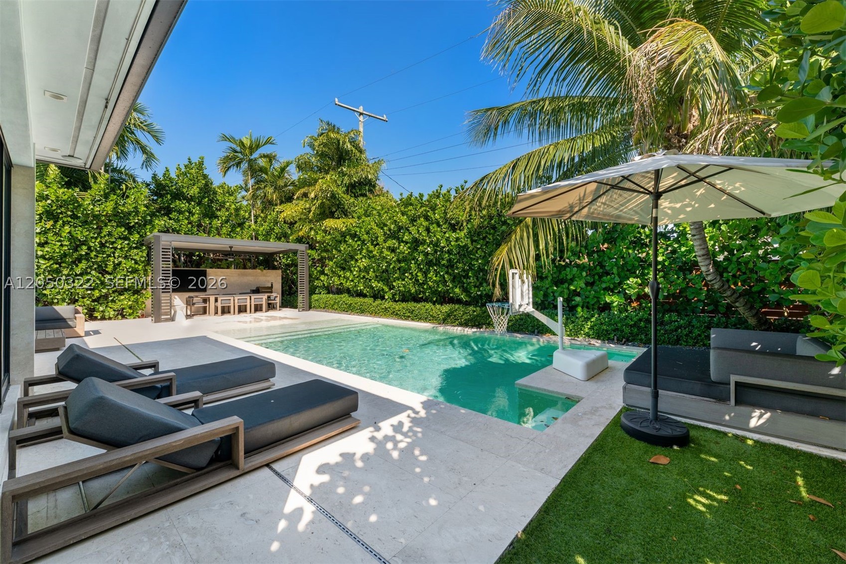 771 Fairway Dr, Miami Beach FL 33141