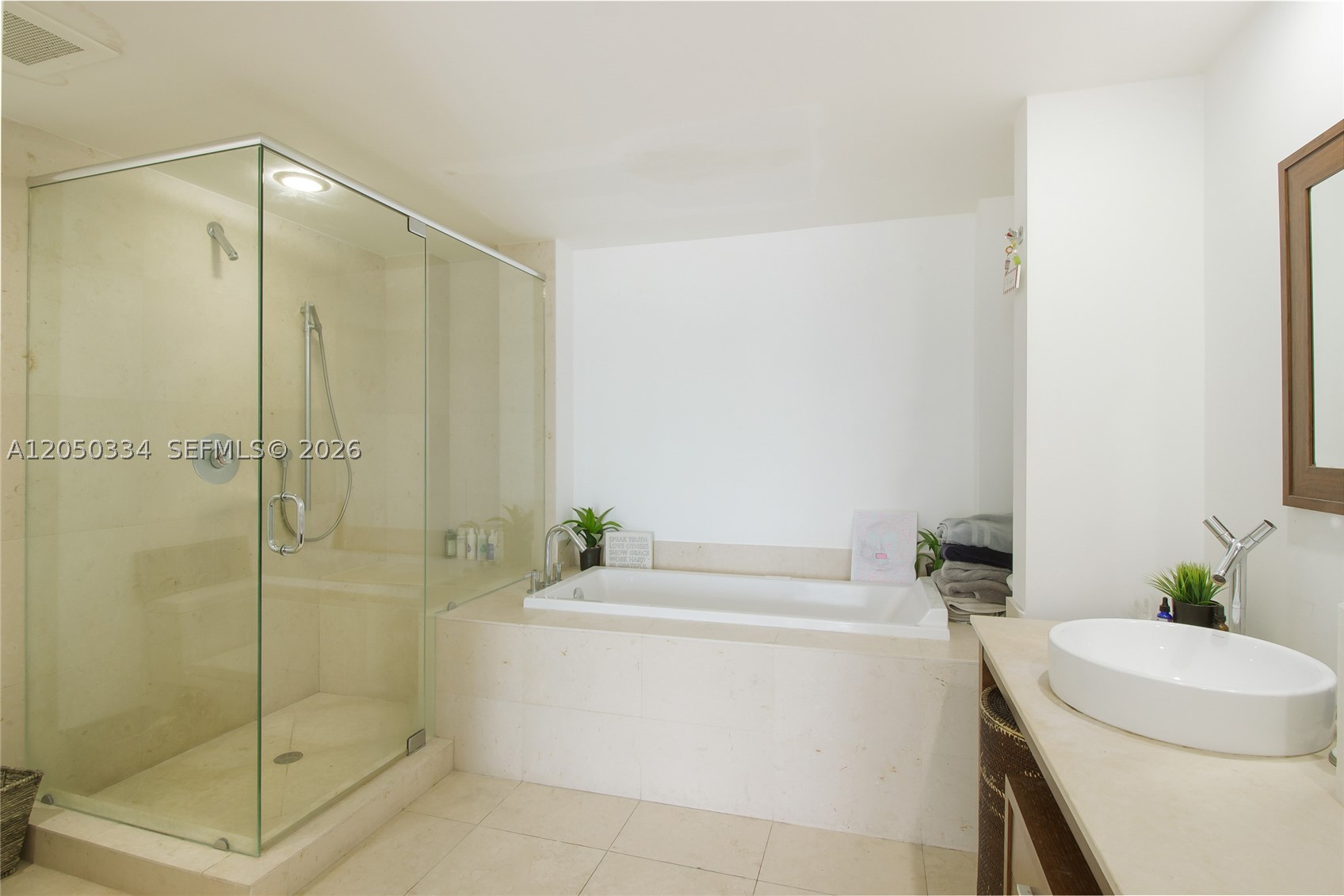 495 Brickell Ave #3803, Miami FL 33131