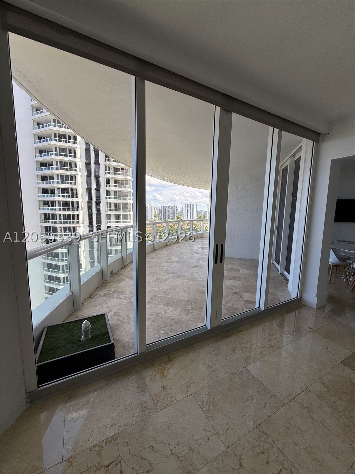 21200 Point Pl #1403, Aventura FL 33180