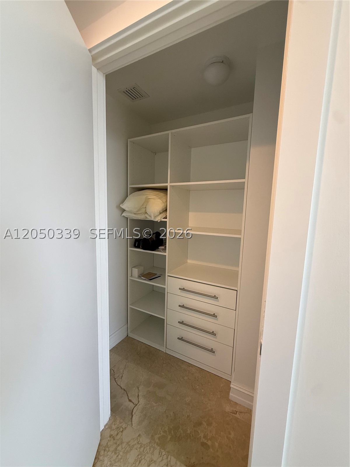 21200 Point Pl #1403, Aventura FL 33180
