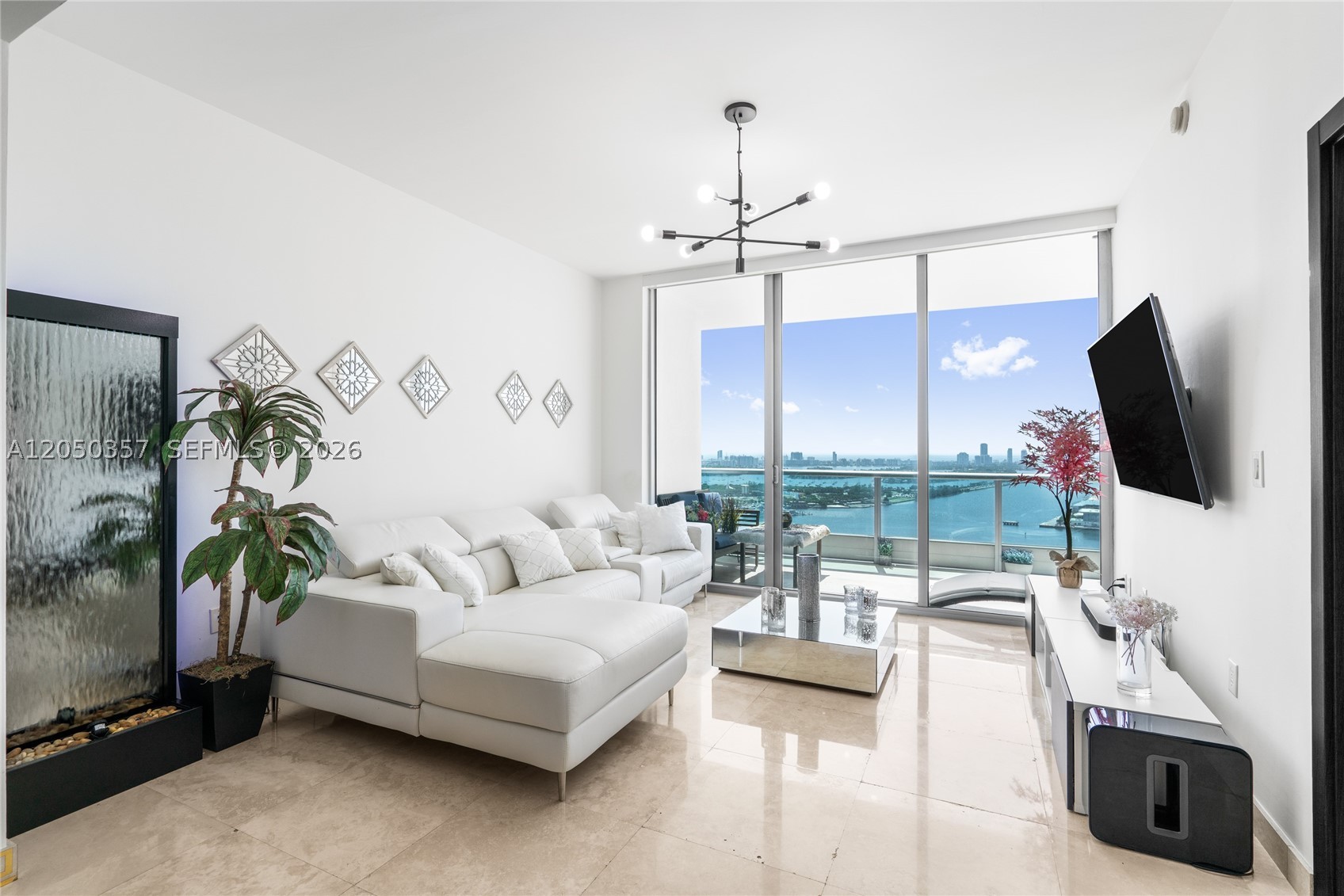 900 Biscayne Blvd #3704, Miami FL 33132