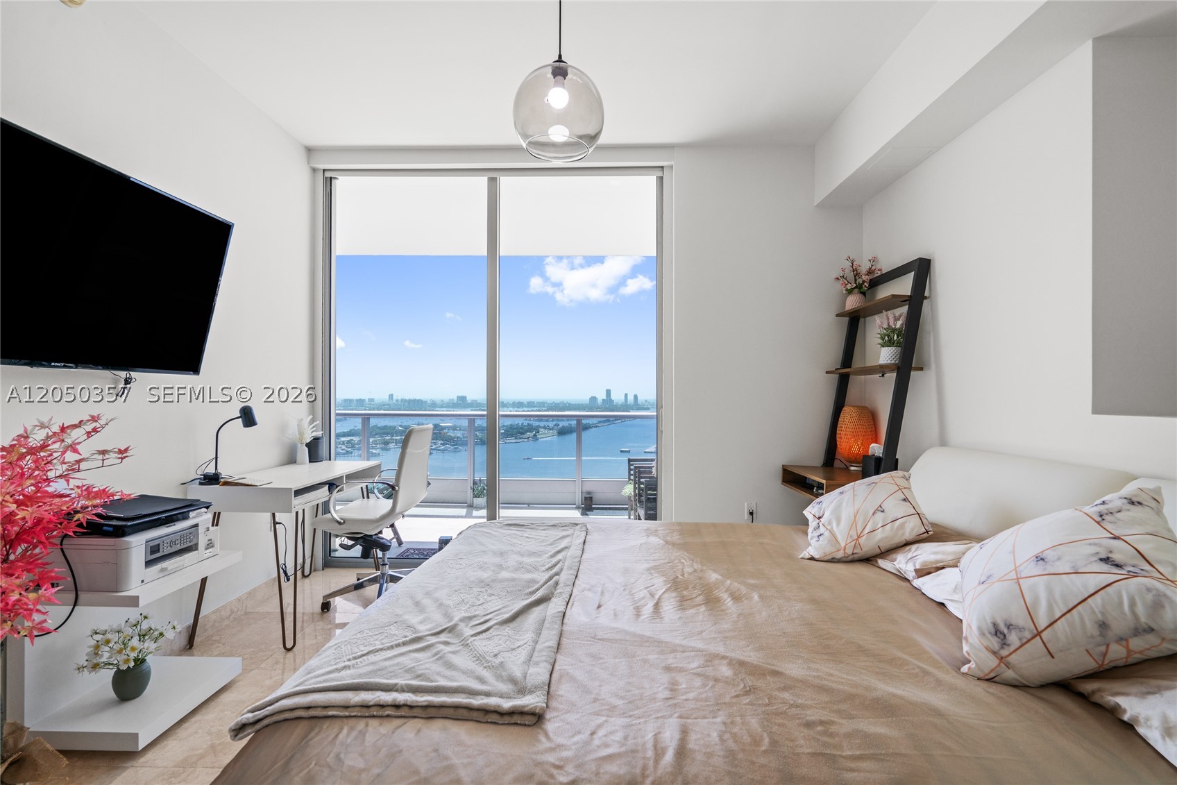 900 Biscayne Blvd #3704, Miami FL 33132