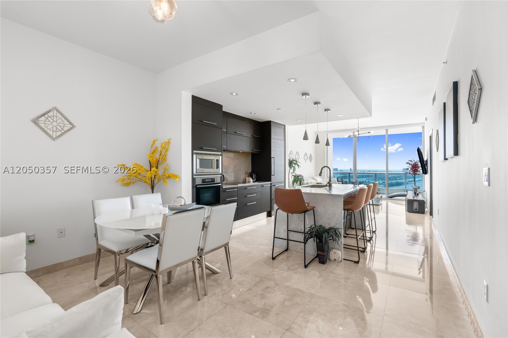 900 Biscayne Blvd #3704, Miami FL 33132