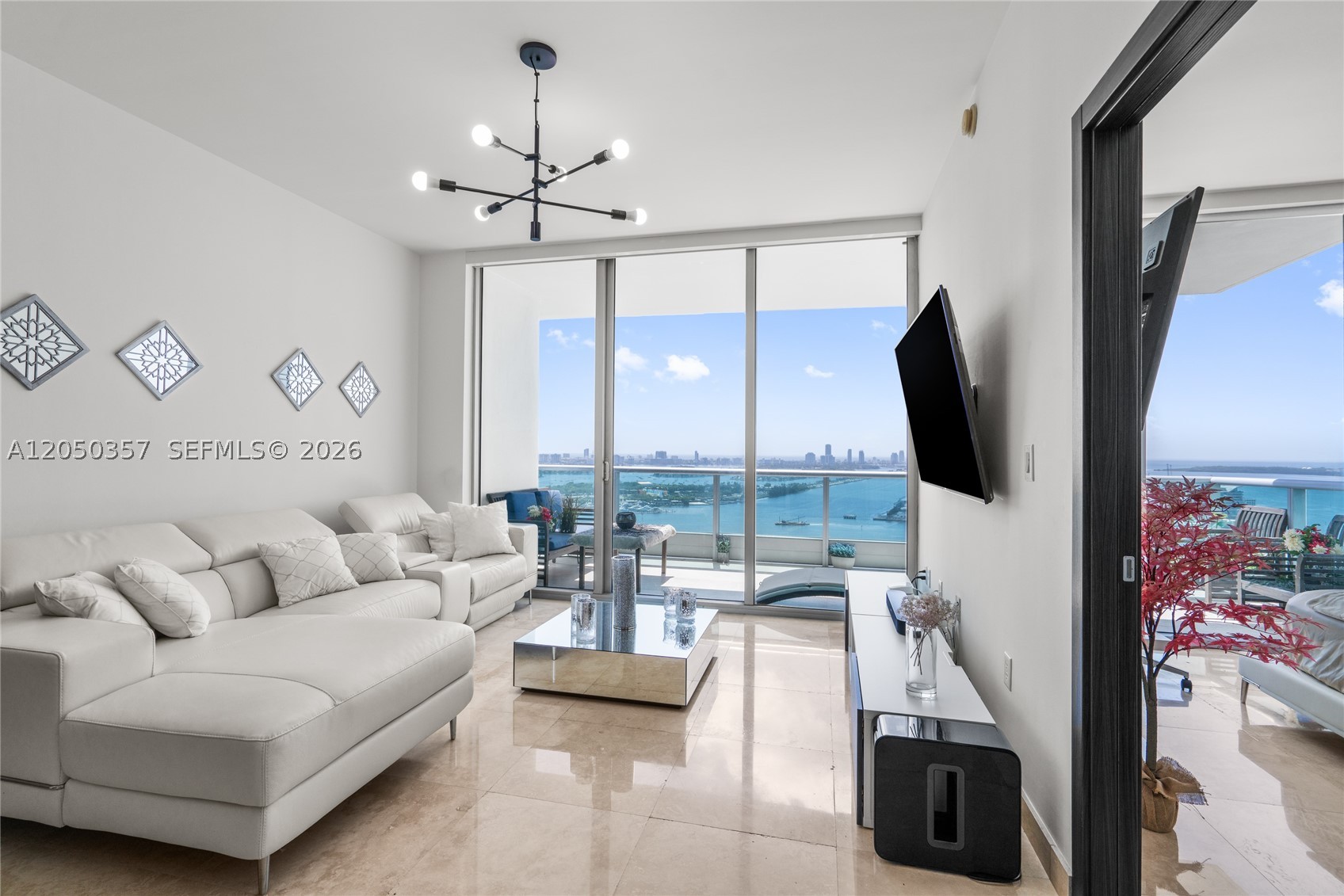 900 Biscayne Blvd #3704, Miami FL 33132