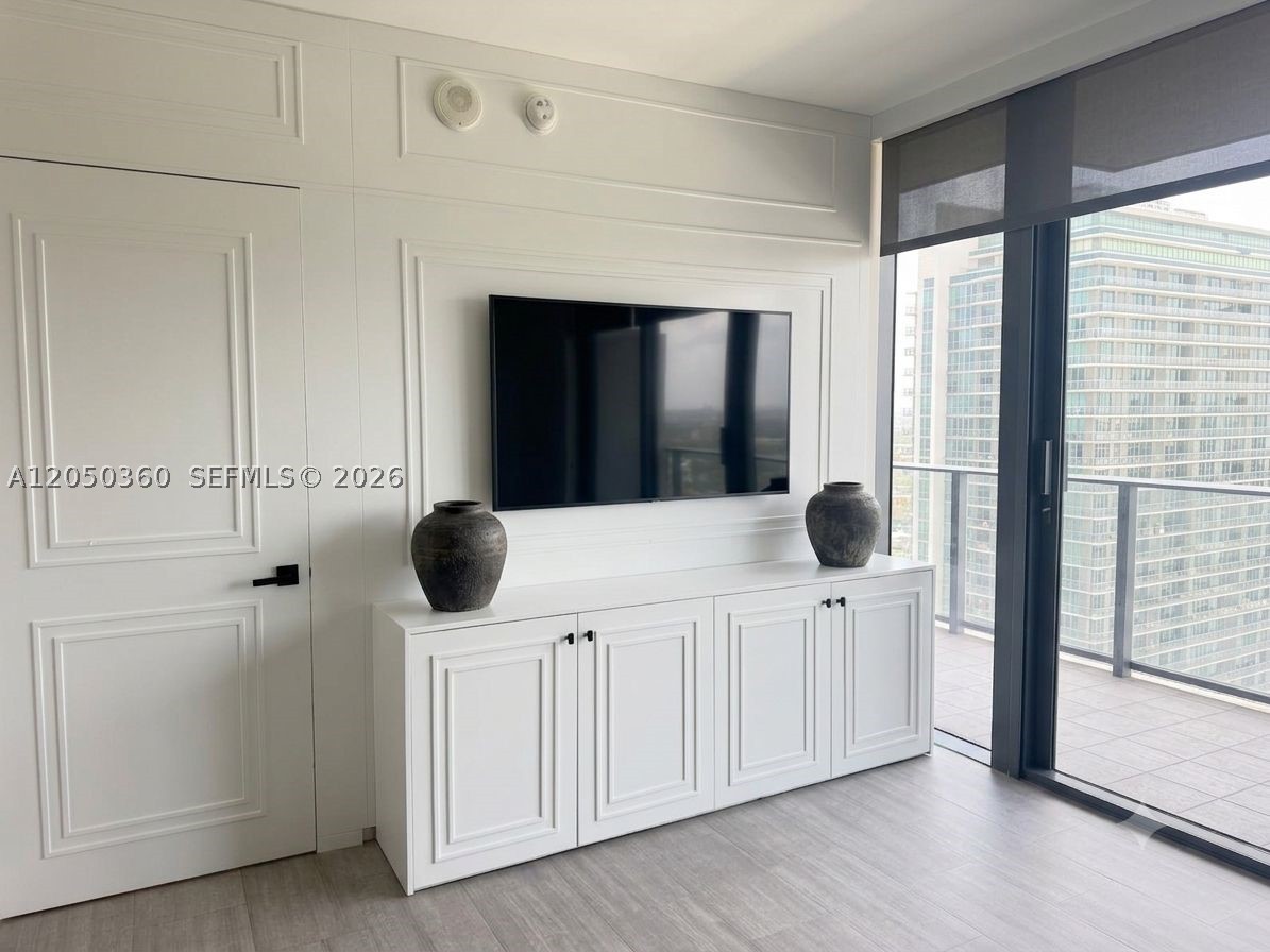 1000 Brickell Plaza #3308, Miami FL 33131