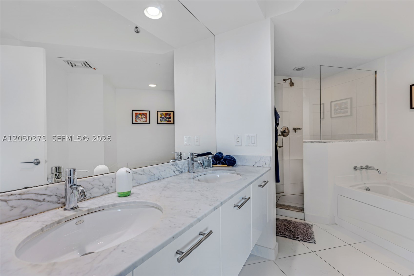 55 SE 6th ST #3807, Miami FL 33131