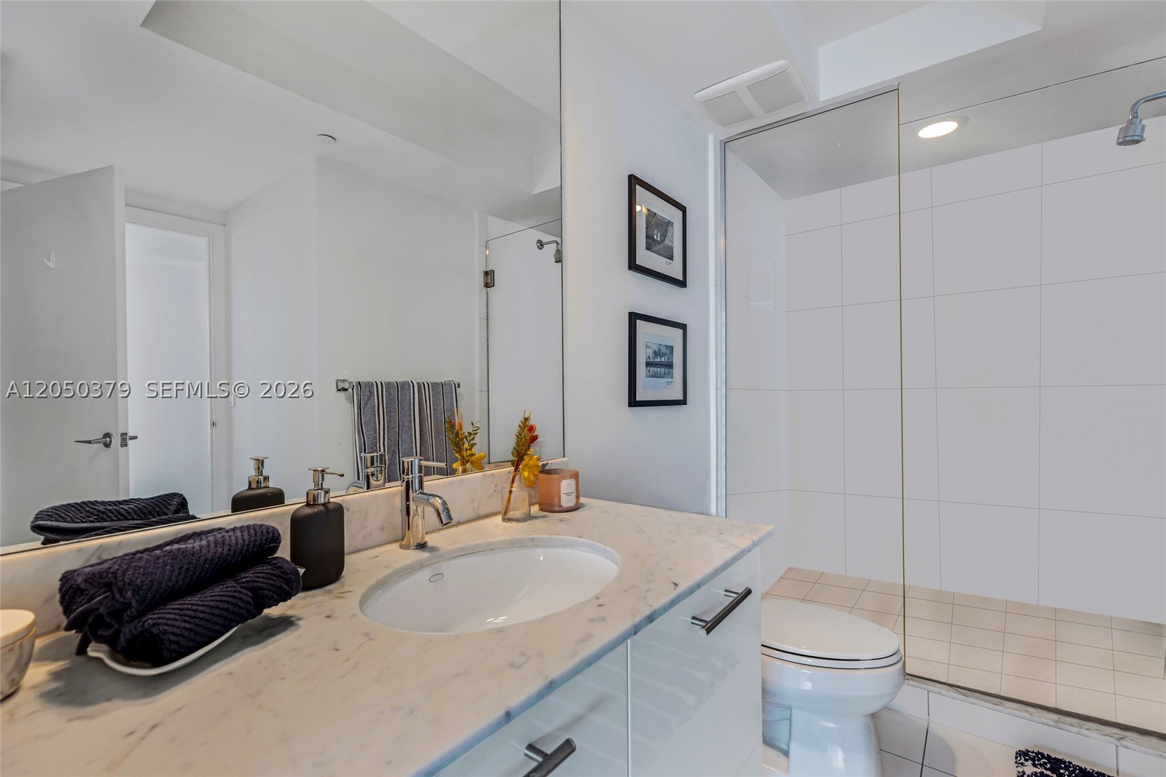 55 SE 6th ST #3807, Miami FL 33131