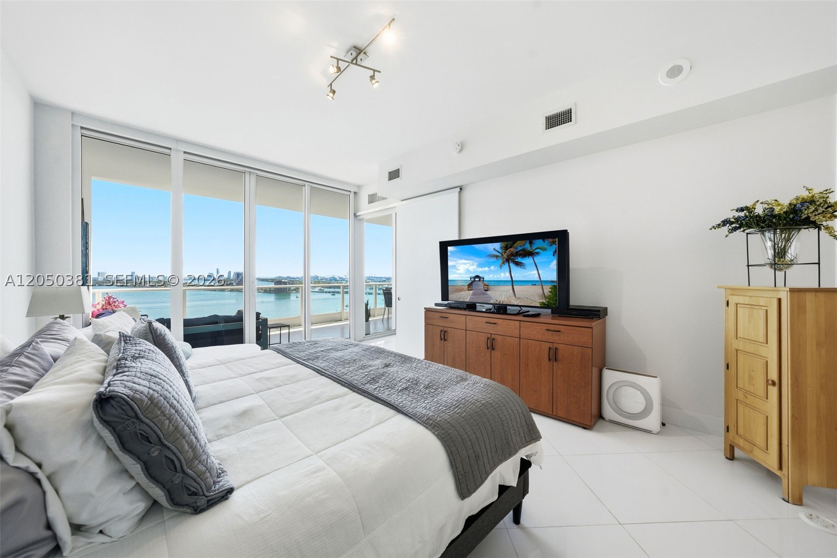 2020 N Bayshore Dr #1908, Miami FL 33137