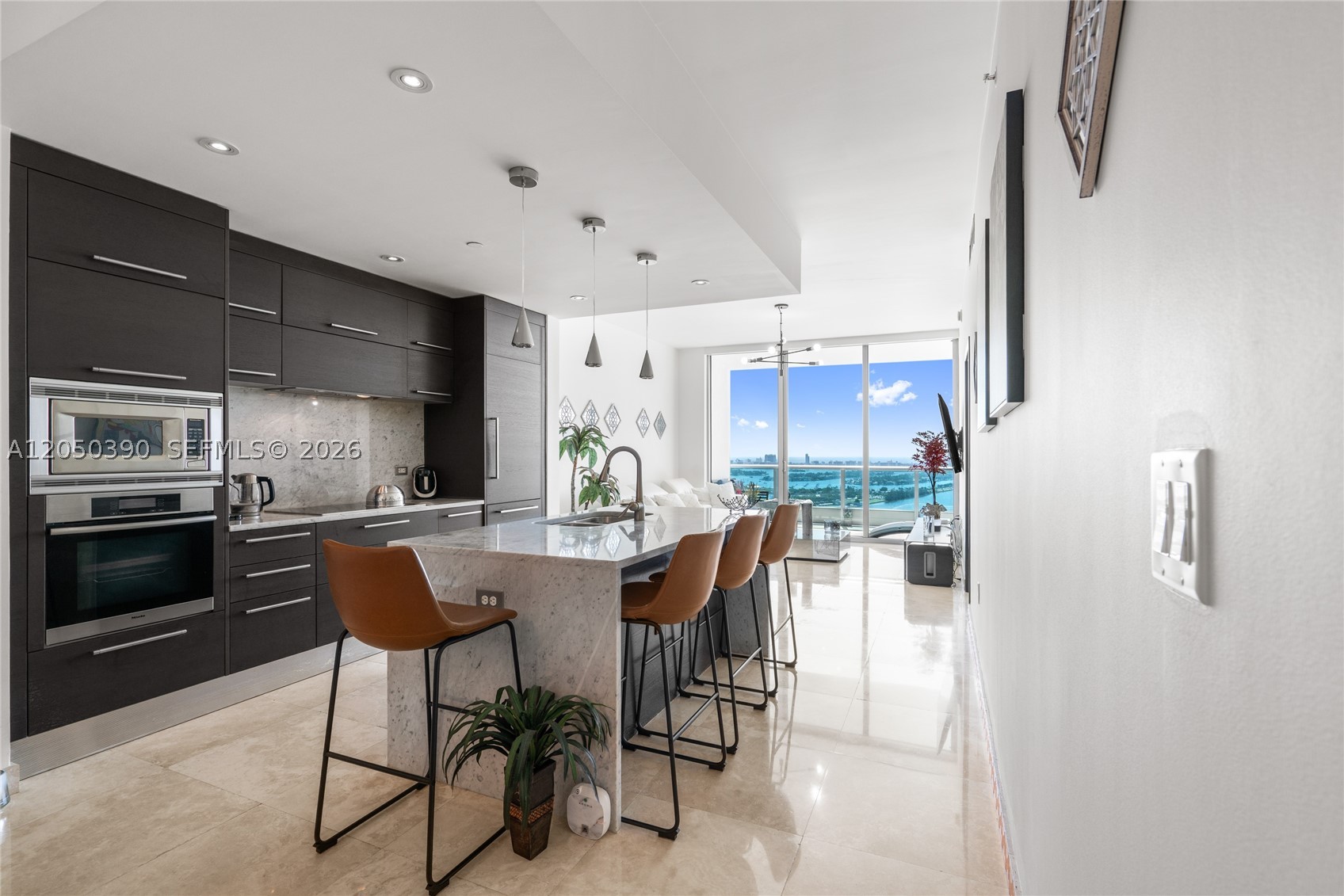 900 Biscayne Blvd #3704, Miami FL 33132