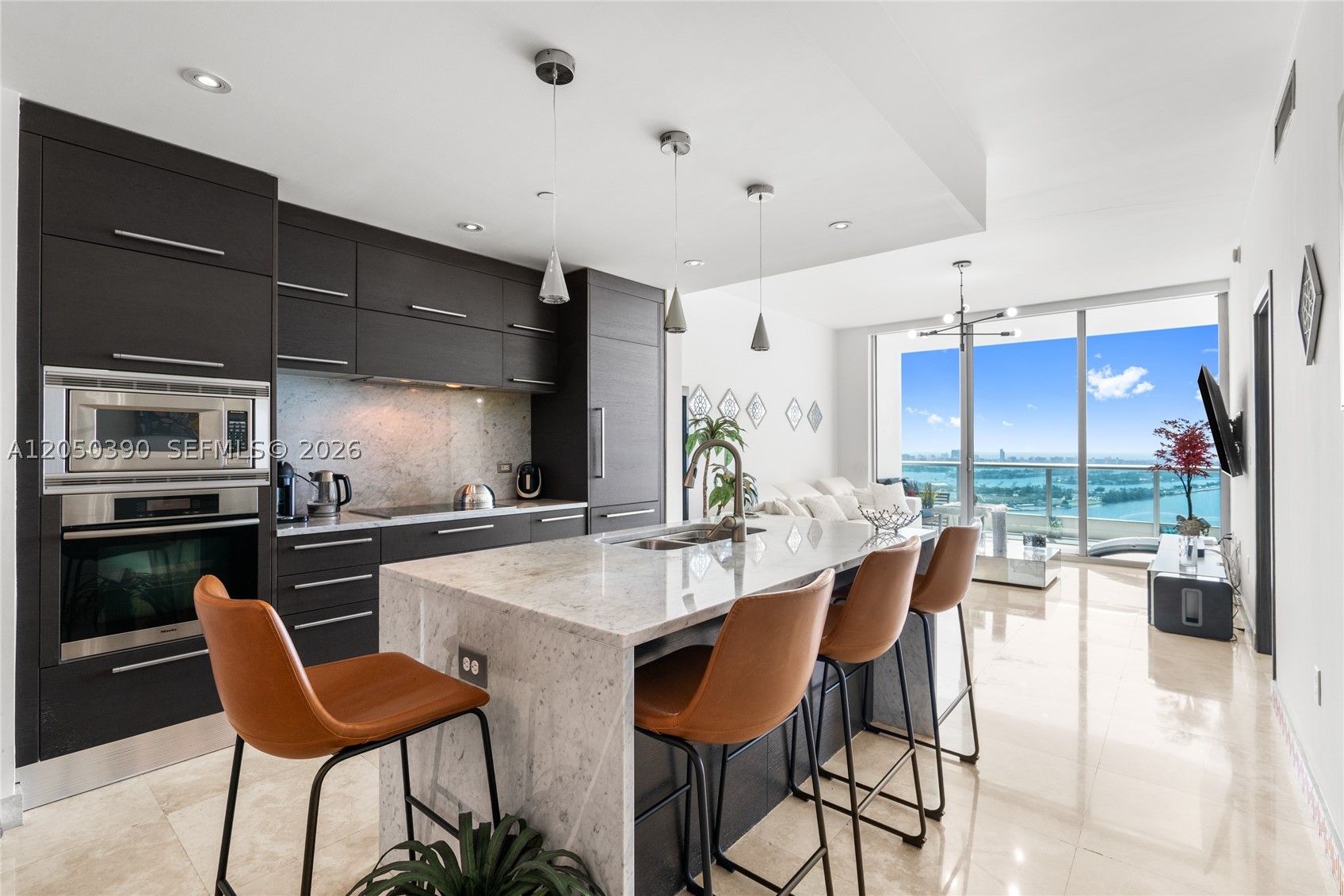 900 Biscayne Blvd #3704, Miami FL 33132