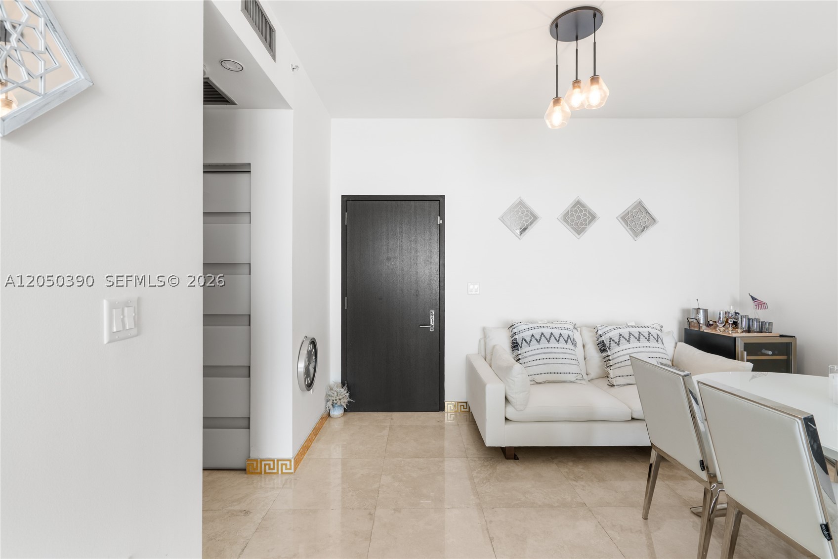 900 Biscayne Blvd #3704, Miami FL 33132