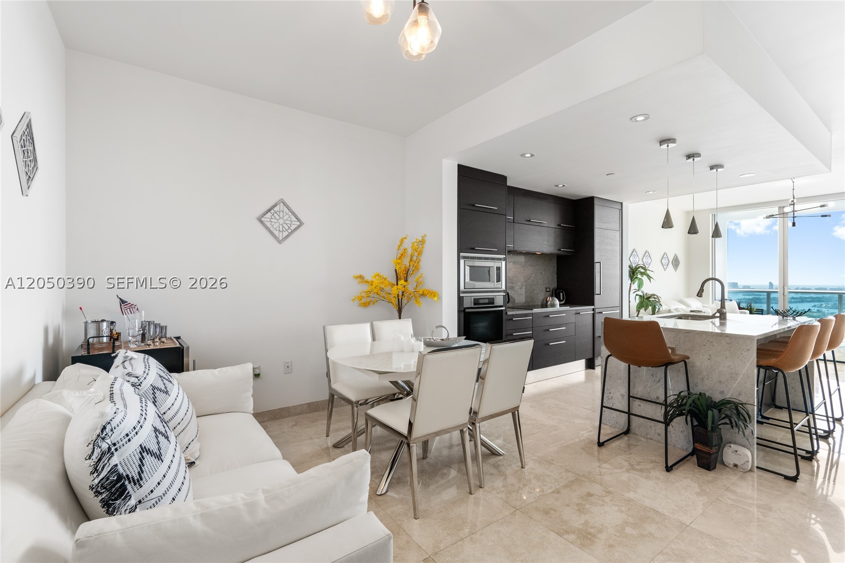 900 Biscayne Blvd #3704, Miami FL 33132