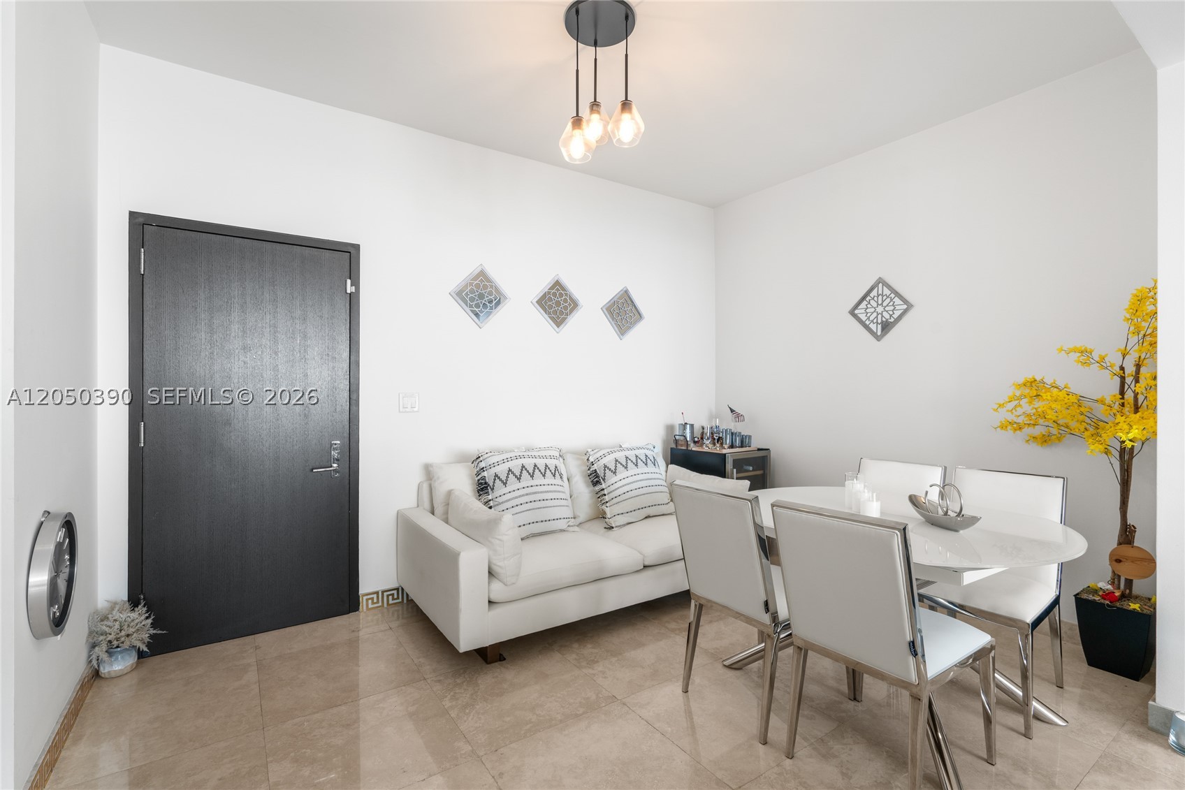 900 Biscayne Blvd #3704, Miami FL 33132