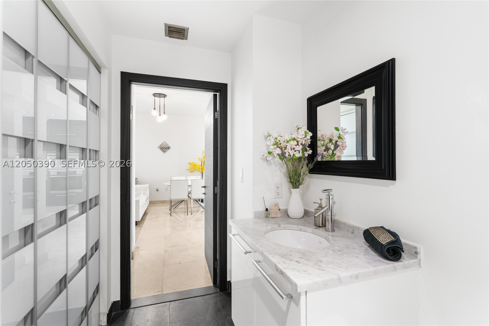 900 Biscayne Blvd #3704, Miami FL 33132
