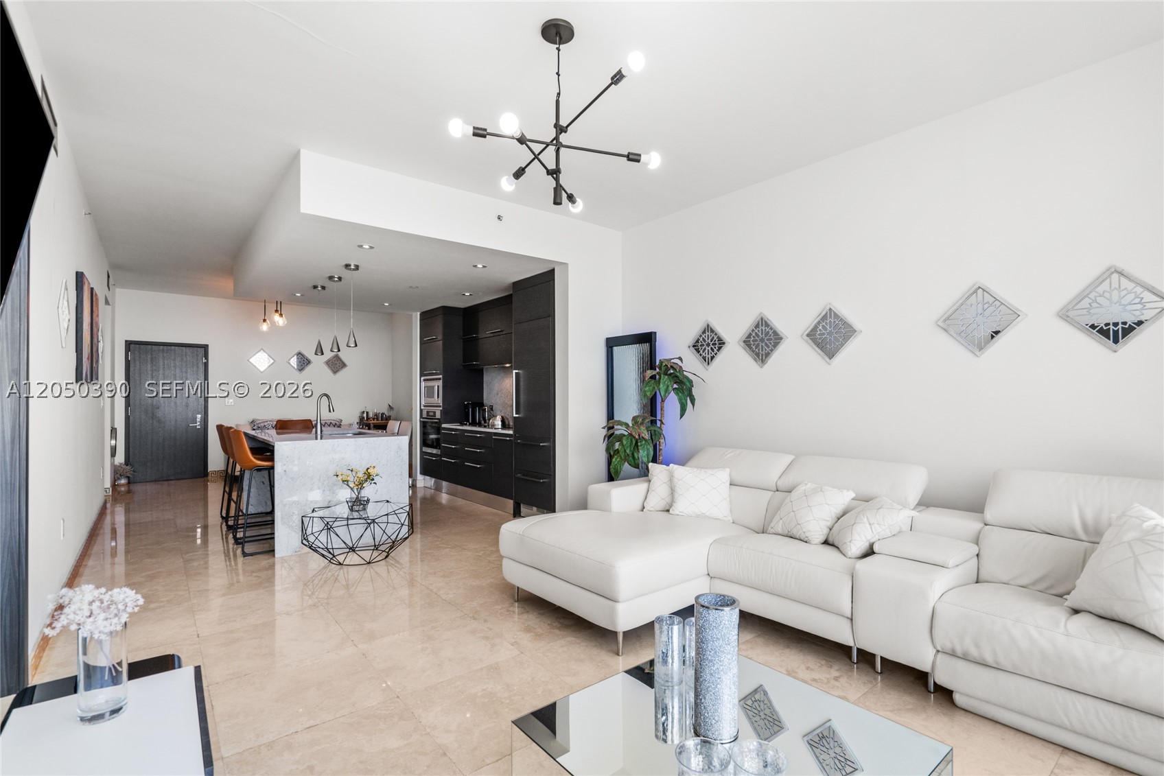 900 Biscayne Blvd #3704, Miami FL 33132