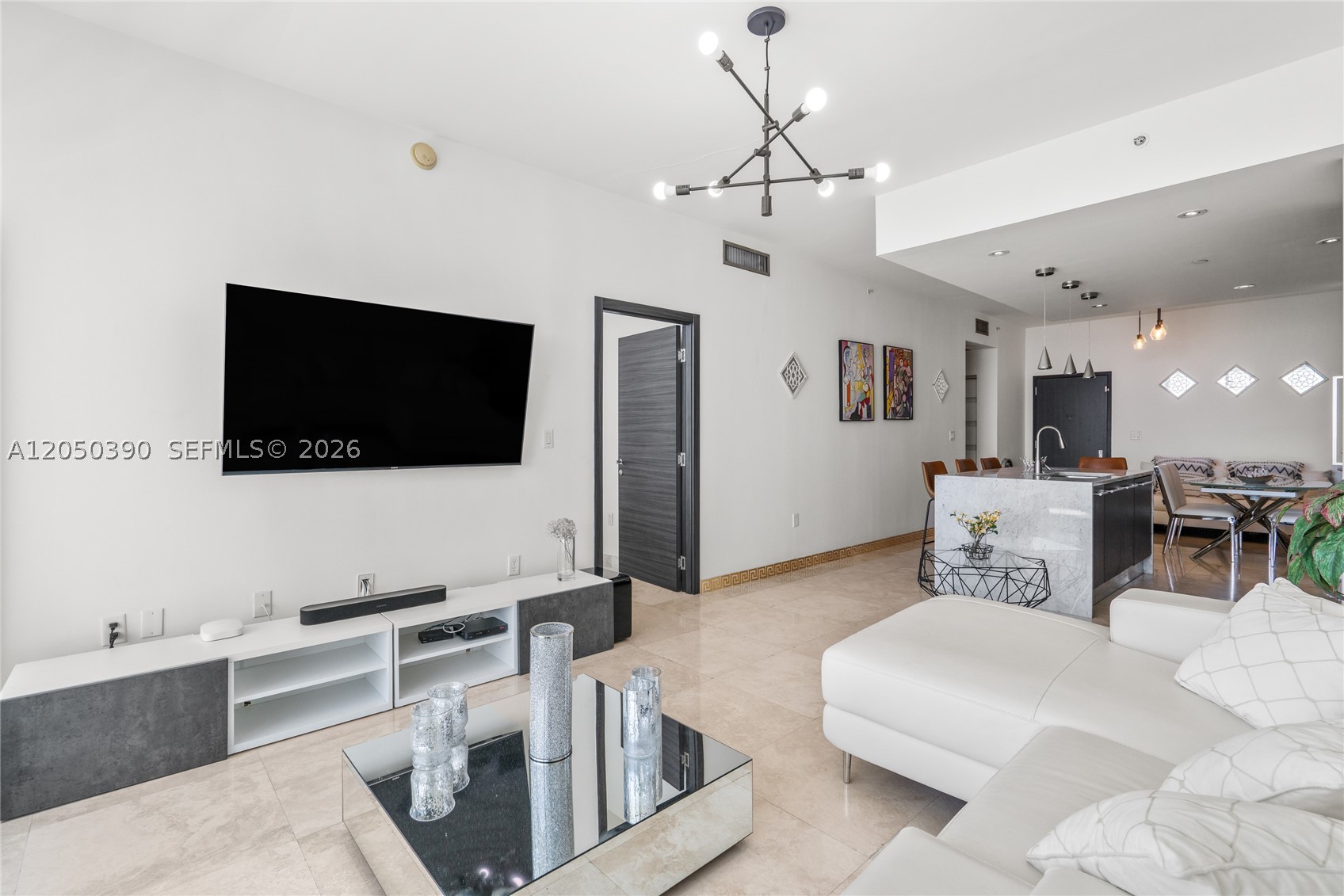 900 Biscayne Blvd #3704, Miami FL 33132