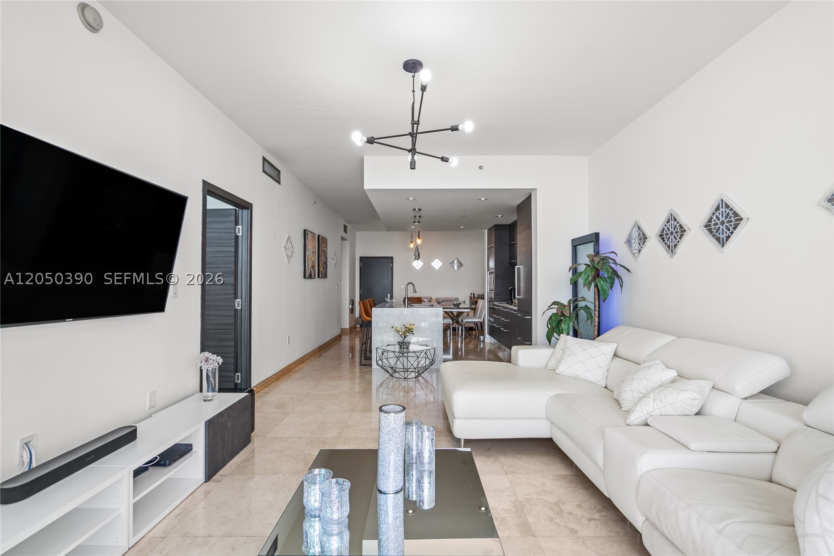 900 Biscayne Blvd #3704, Miami FL 33132